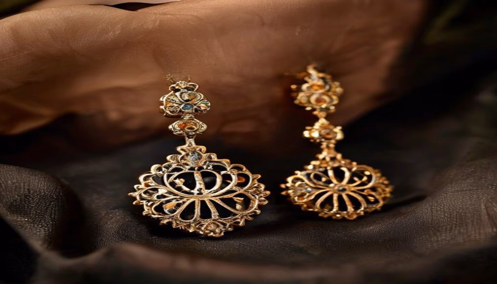 Cartier panthere earrings em fotografia editorial de luxo